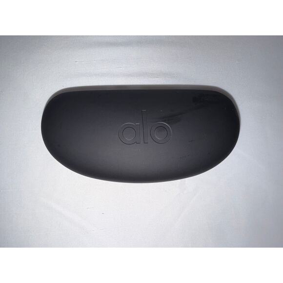 NWT Alo Yoga Stunner Sunglasses Matte Black – Brand New with Case & Bag main image 4